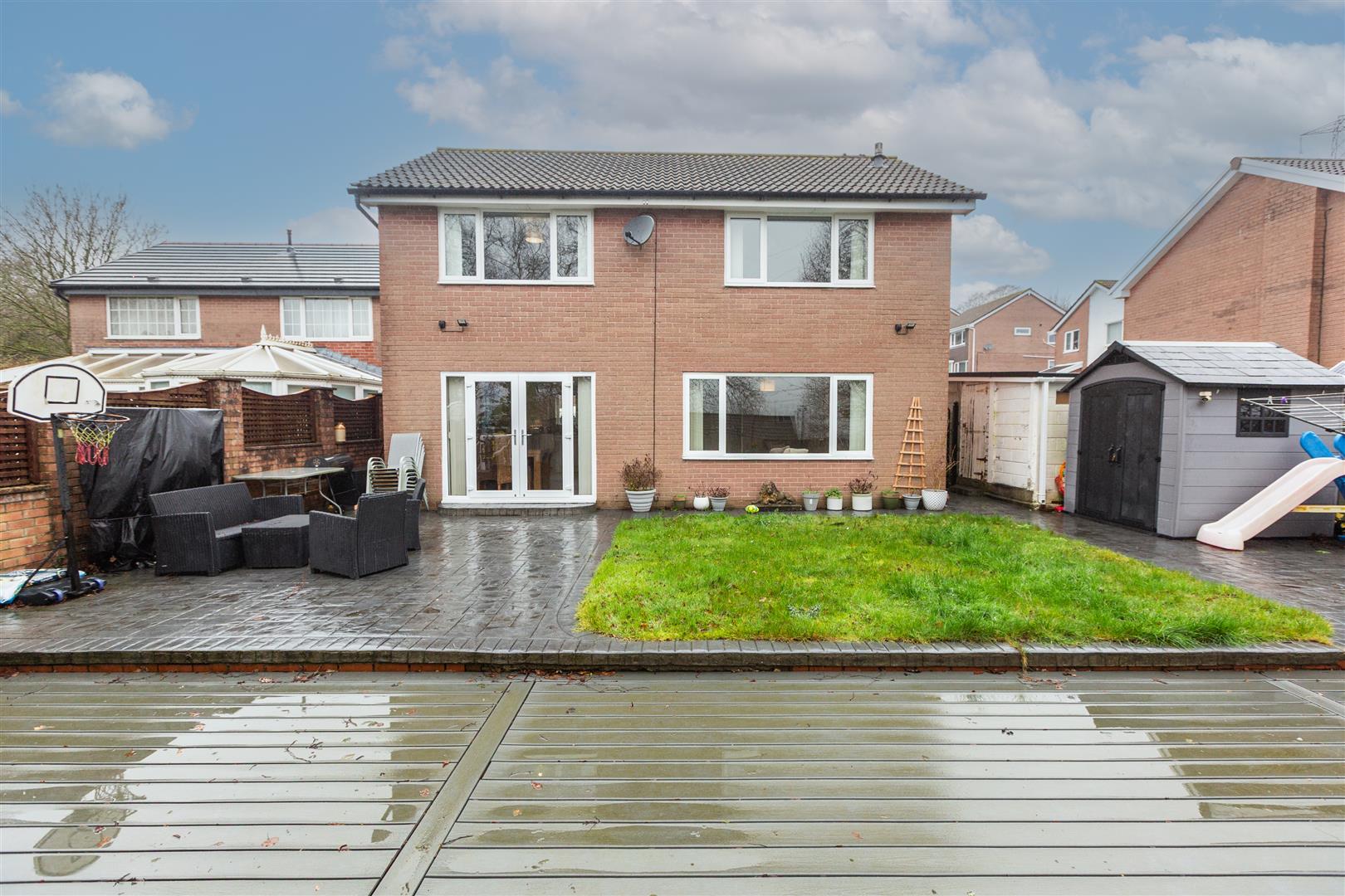 Heol Treffynnon, Parc Gwernfadog, Swansea, SA6 6SE